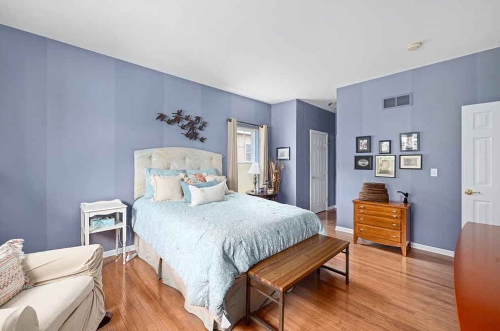 111 Taft Hill Ln, Uxbridge MA 01569-3142 exterior