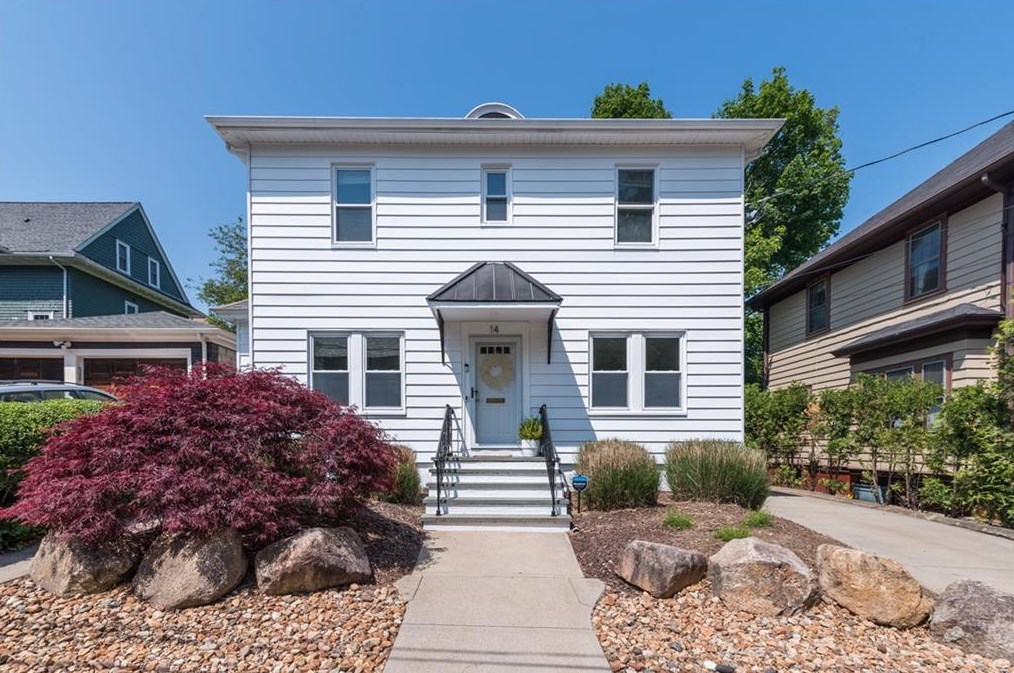 14 Savoy St, Providence, RI 02906