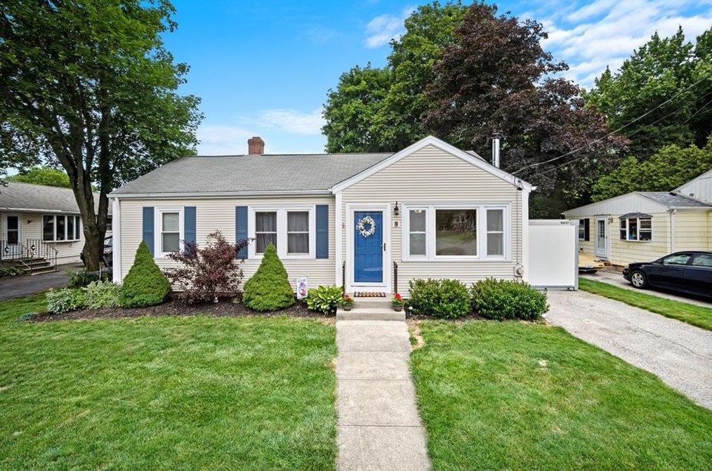 8 Keane St, Lincoln, RI 02865