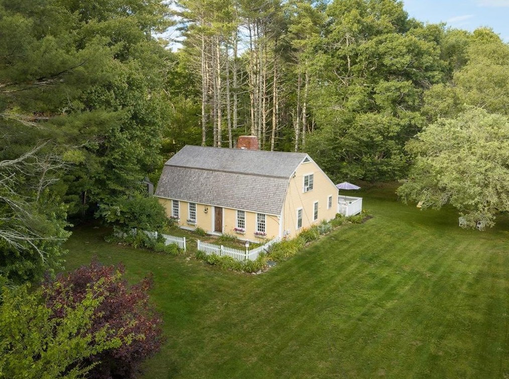 30 Old Richmond Town House Rd, Richmond, RI 02812