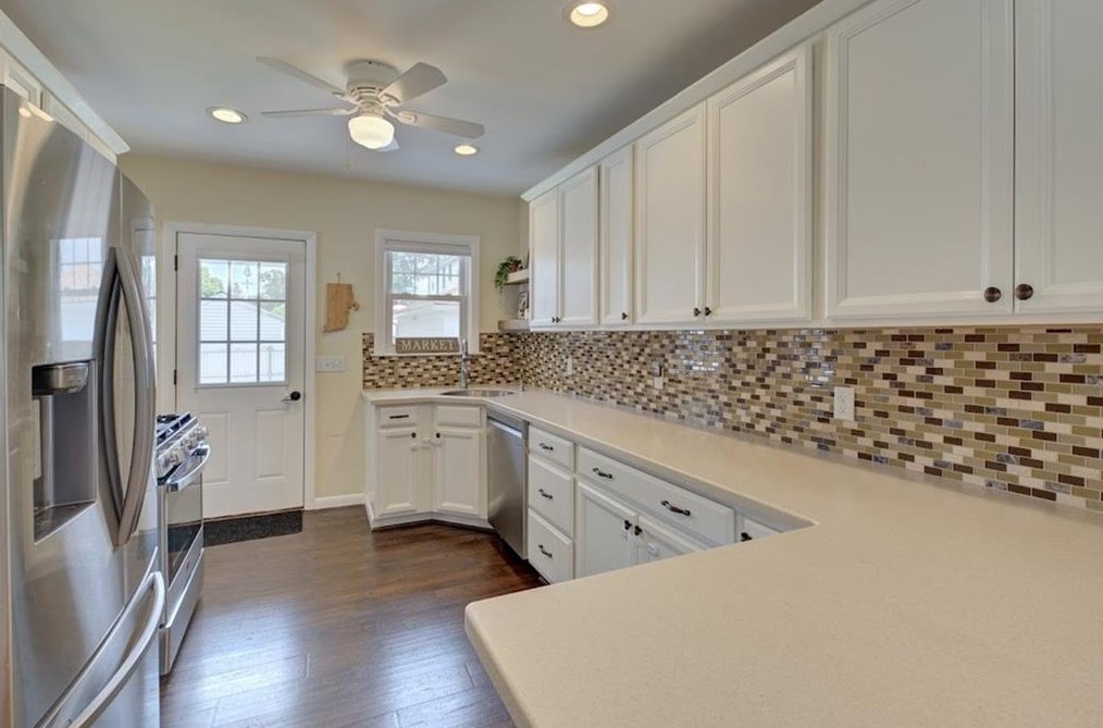 11 Ivanhoe St, Cranston RI 02910-4408 exterior