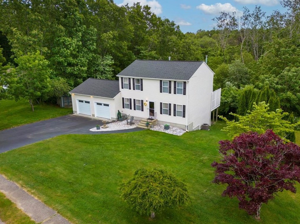 64 Mockingbird Dr, North Kingstown, RI 02852