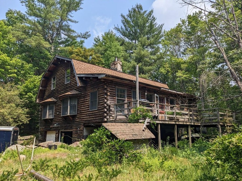 1698 Putnam Pike, Glocester, RI 02814
