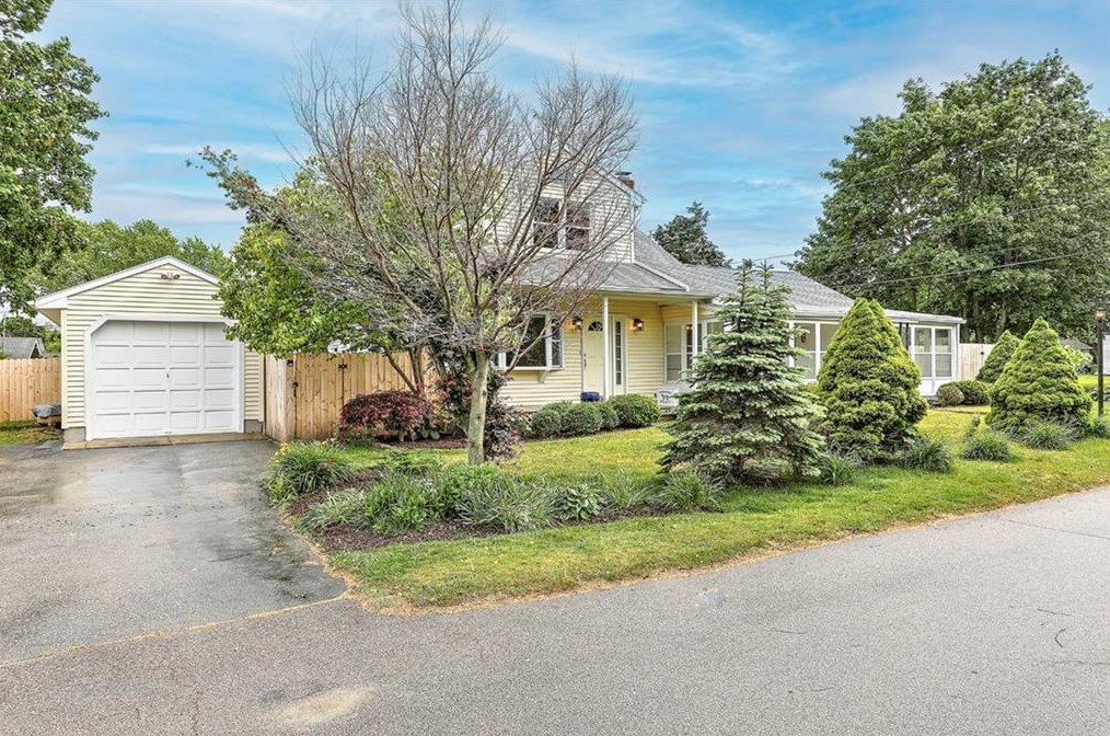 153 Mt View Ave, North Kingstown, RI 02852