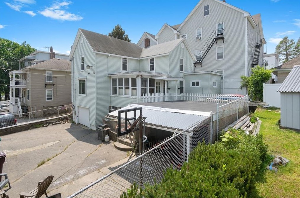 116 Dulude Ave, Woonsocket, RI 02895