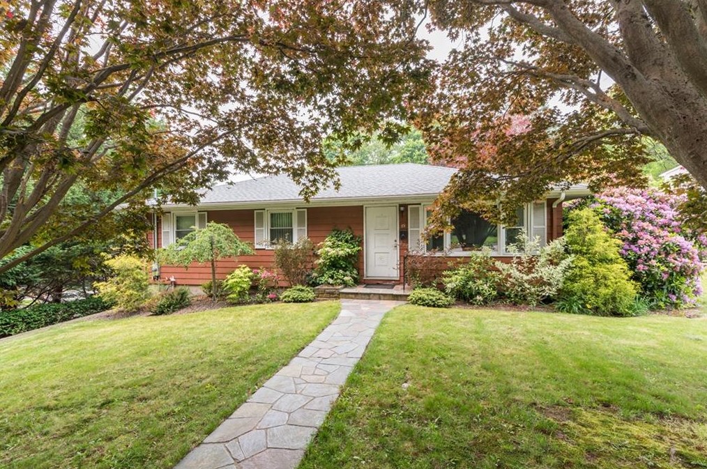 69 State St, Westerly, RI 02891