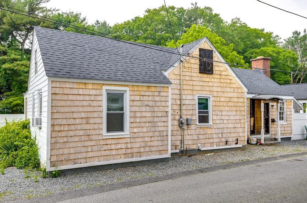 10 Prince St, Coventry, RI 02816