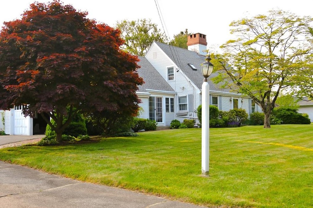 25 Pequot Rd, Pawtucket, RI 02861-3317
