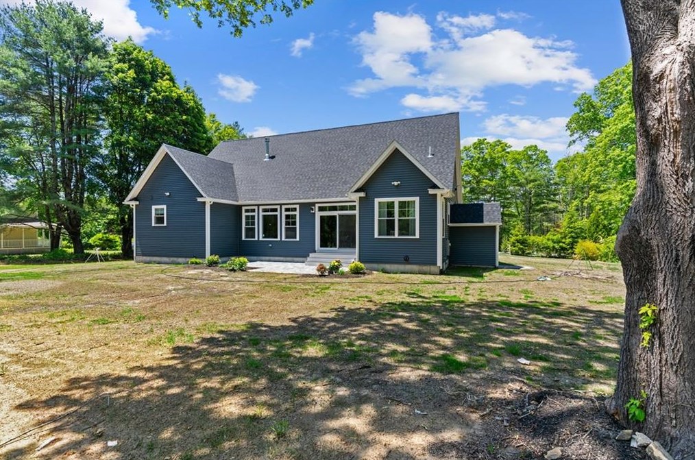 61 Lewiston Ave, Richmond, RI 02892