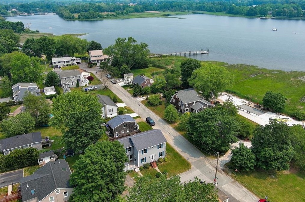 23 Harding Ave, Warren, RI 02885