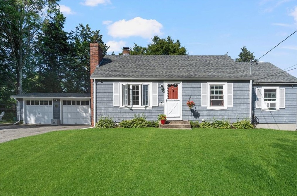 233 Harris Rd, Smithfield, RI 02917