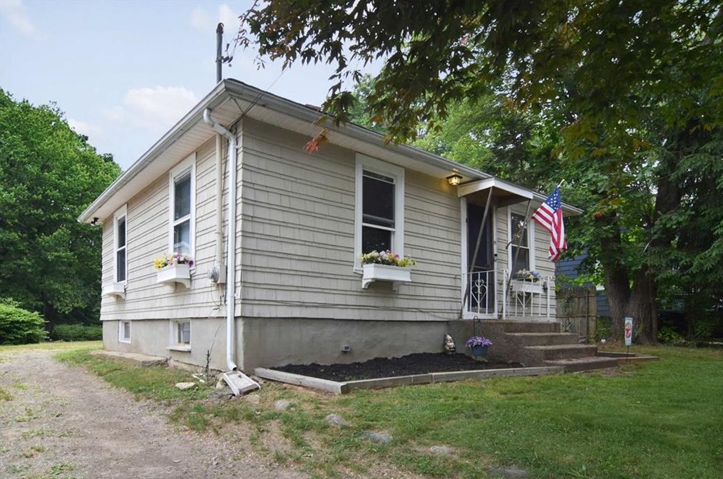 97 Roland St, Cumberland, RI 02864