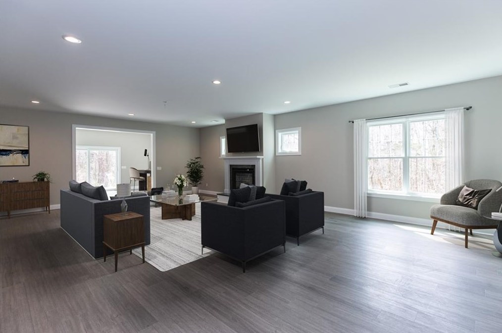 77 Harris Rd, Smithfield, RI 02917