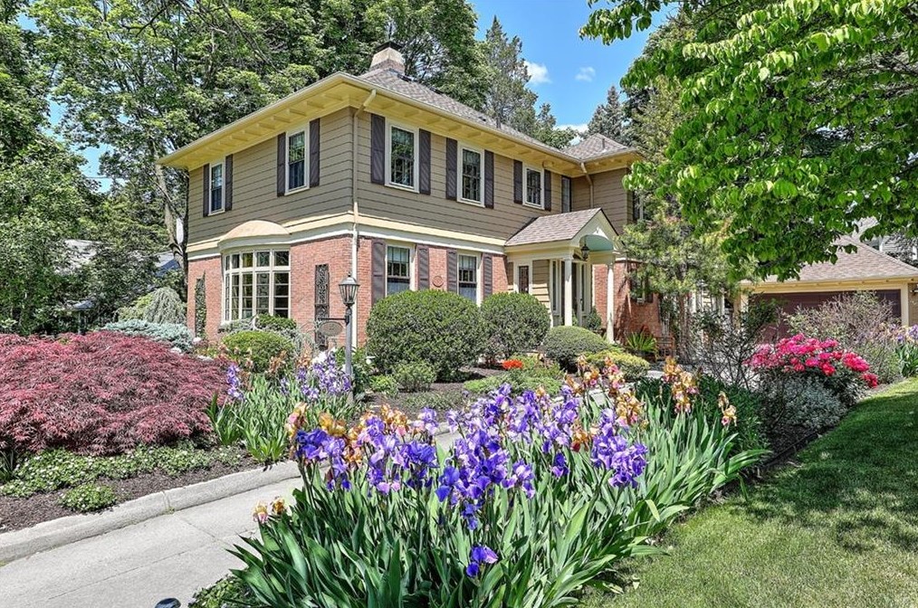 25 Kenilworth Way, Pawtucket, RI 02860-5607