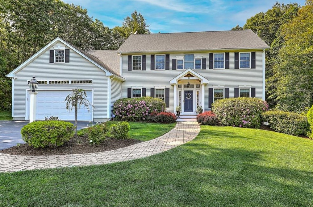 16 Preserve Dr, Cumberland, RI 02864