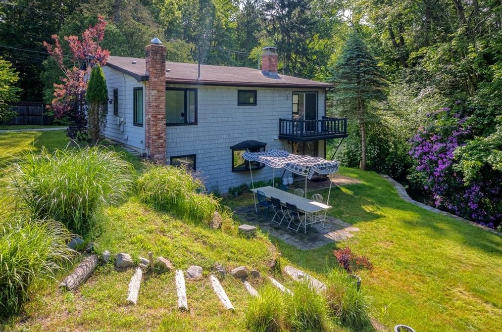 168 Howard Ave, Scituate, RI 02831