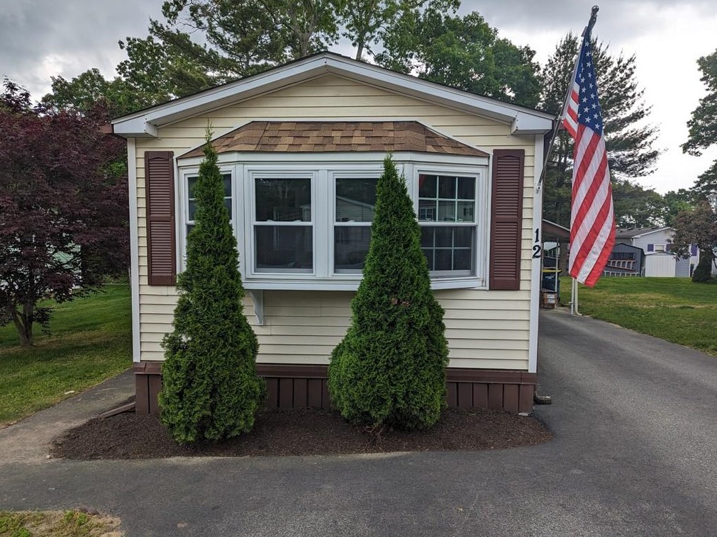 12 5 Elms Cir, Coventry, RI 02816