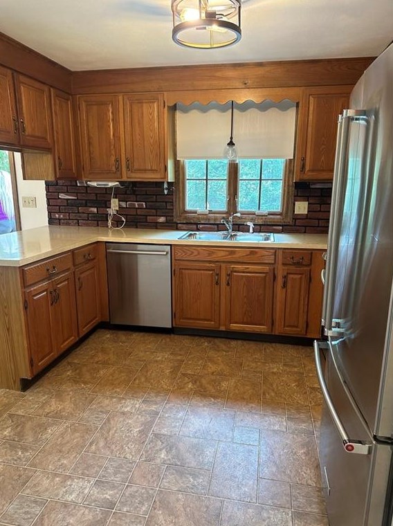 10 Karen Ann Dr, Bristol RI  02809-4349 exterior