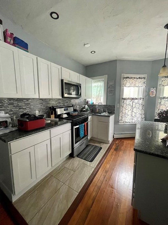 73 Farragut Ave, Providence, RI 02905-1318