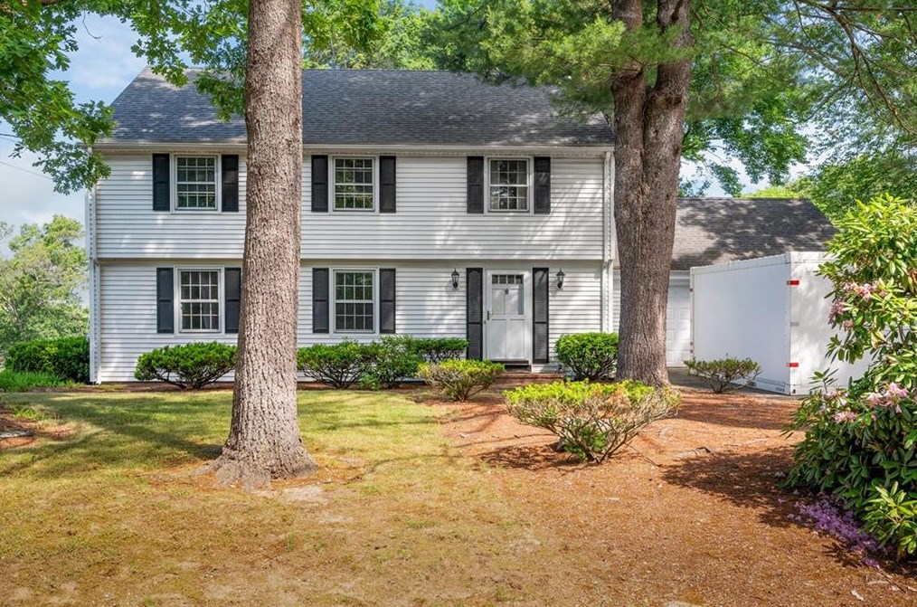 12 Ryder Ln, Cumberland, RI 02864