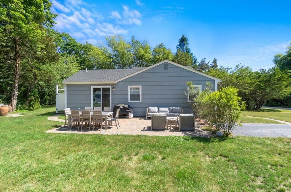 34 Wagner Rd, Westerly, RI 02891