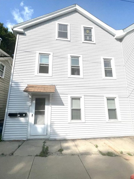 32 Judith St, Providence, RI 02909