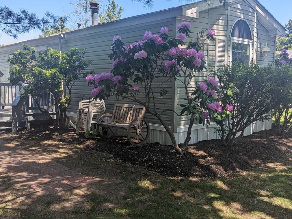 2 Kelly Ln, Coventry, RI 02816