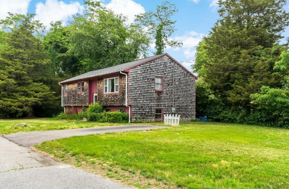 5 Locust Ct, South Kingstown, RI 02882