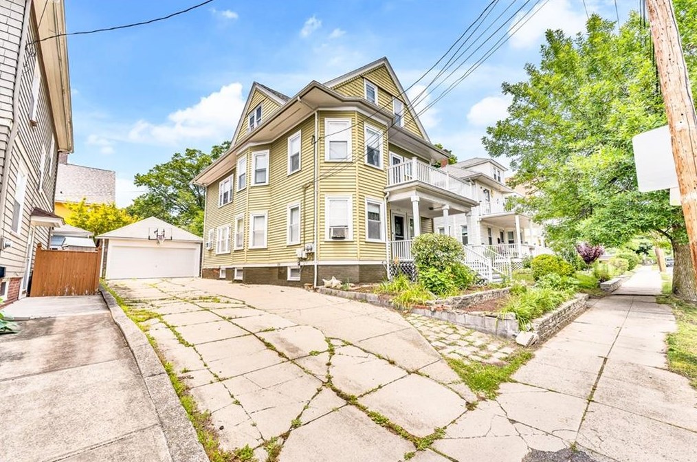 670 Hope St, North Providence, RI 02906