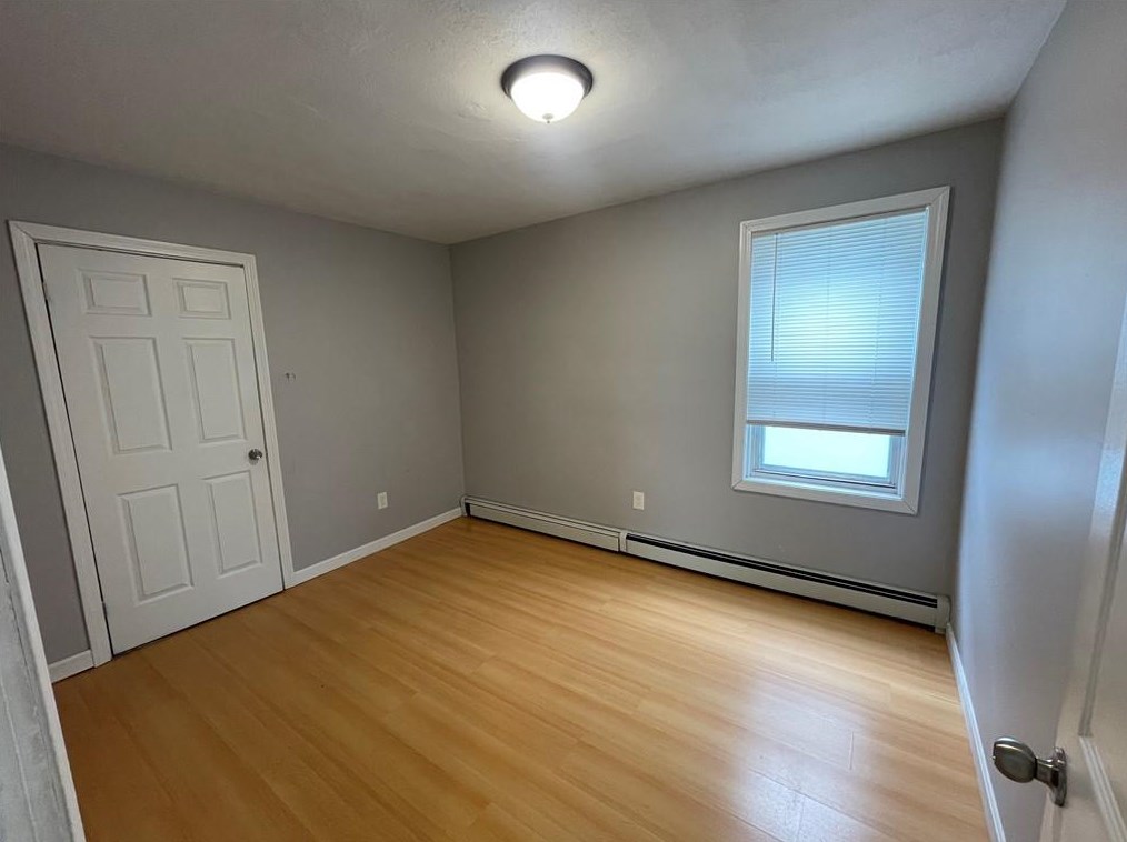 754 Valley St, Providence, RI 02908