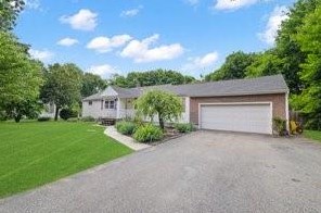 7 1st Ave, Cumberland, RI 02864