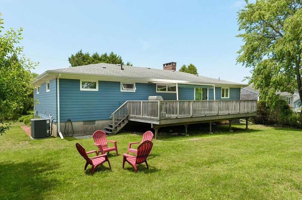 25 Ocean View Dr, South Kingstown, RI 02882