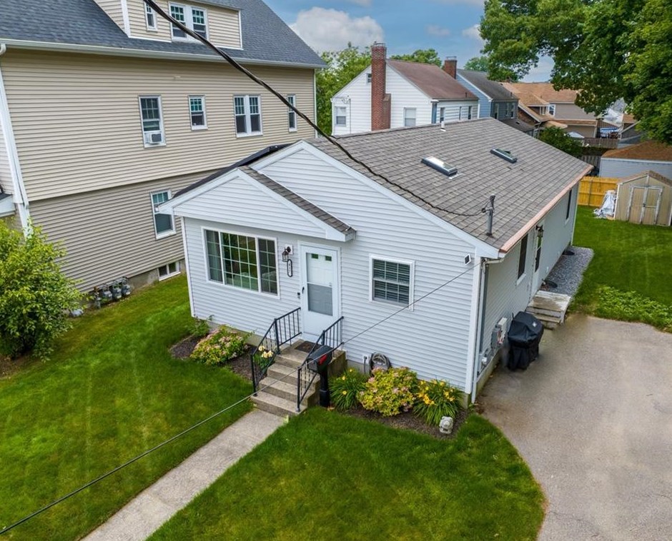 417 Pontiac Ave, Cranston, RI 02910