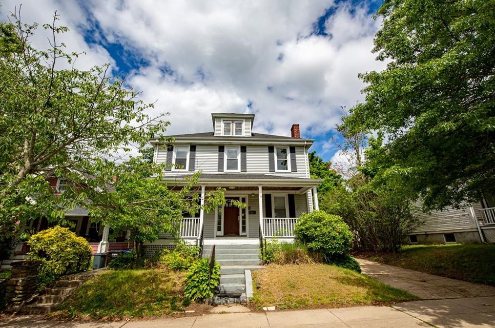 512 Broadway, Middletown, RI 02840