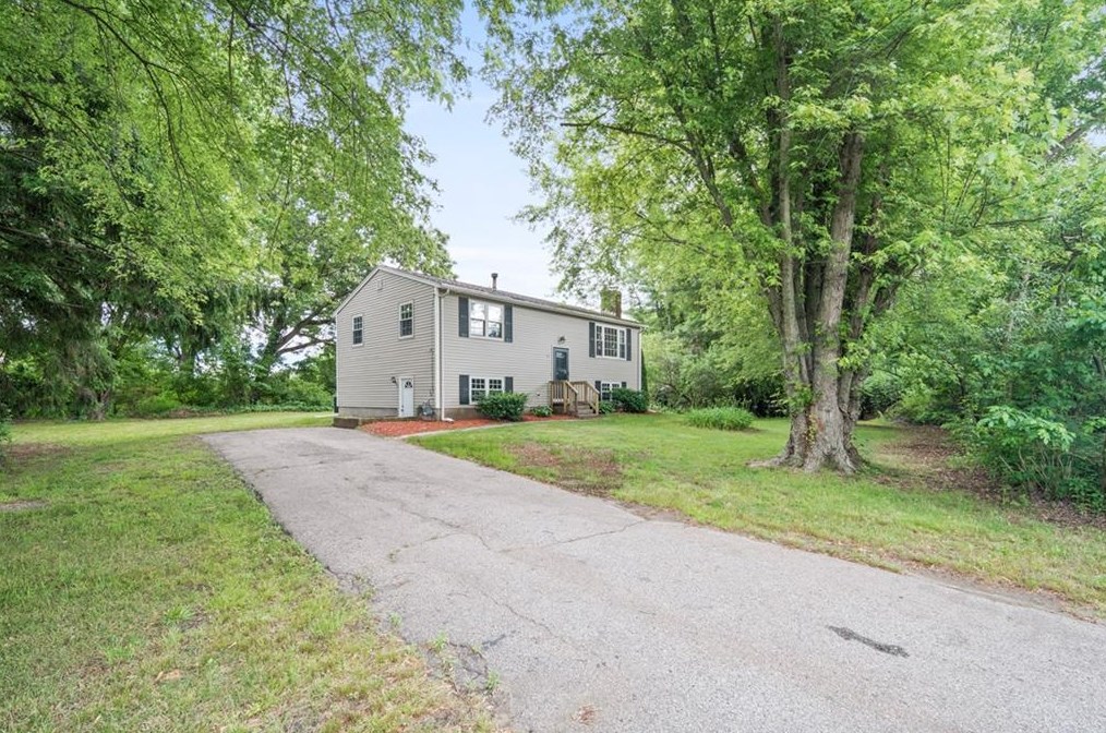 596 S County Trail, North Kingstown, RI 02852