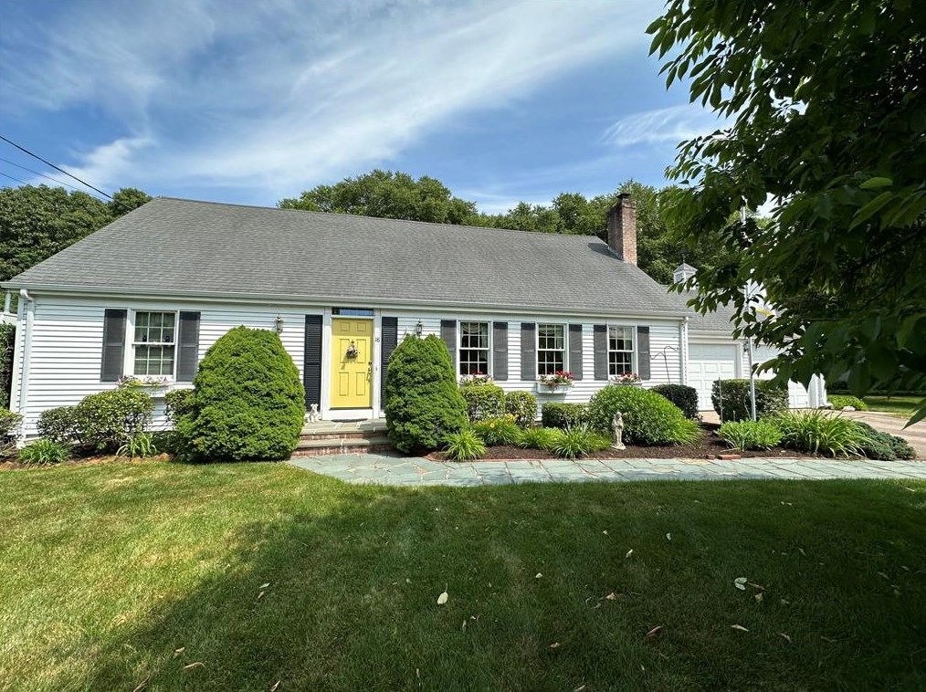 18 Leeward Dr, Westerly, RI 02891
