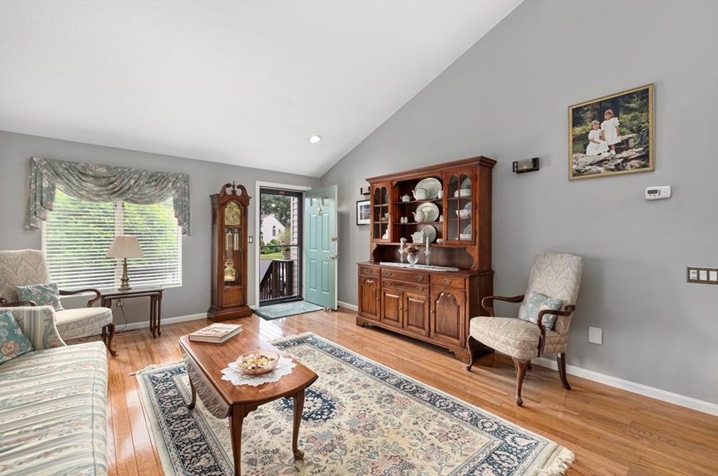 115 Cardinal Dr, North Kingstown, RI 02852