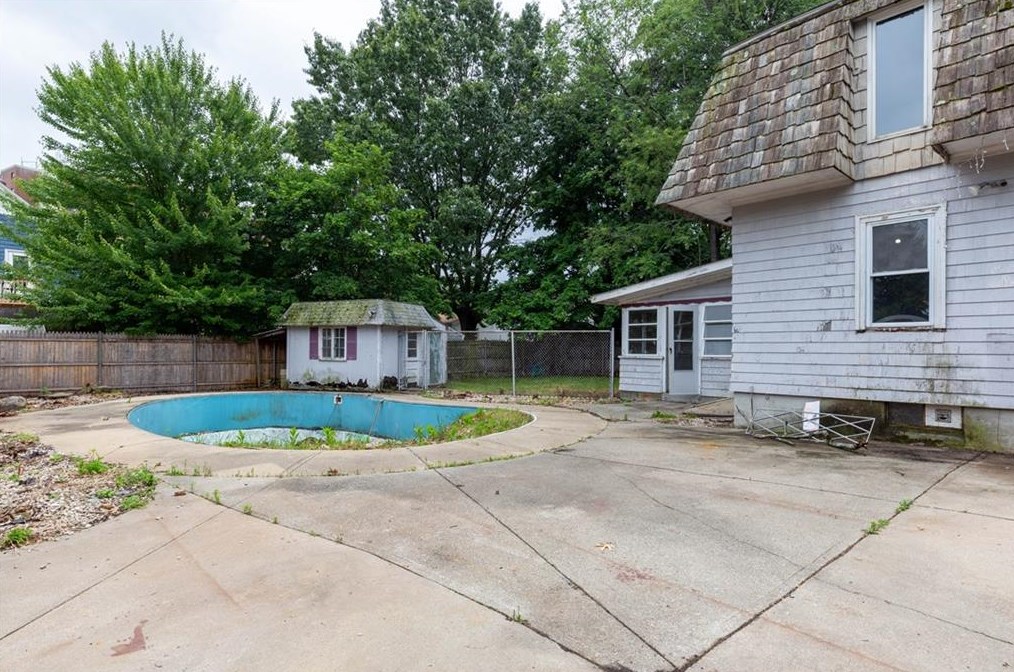 17 Parker Ave, East Providence RI  02914-2207 exterior