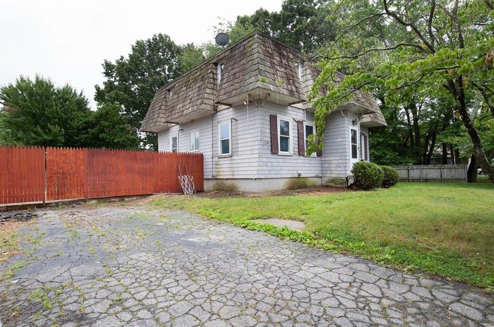 17 Parker Ave, East Providence RI  02914-2207 exterior