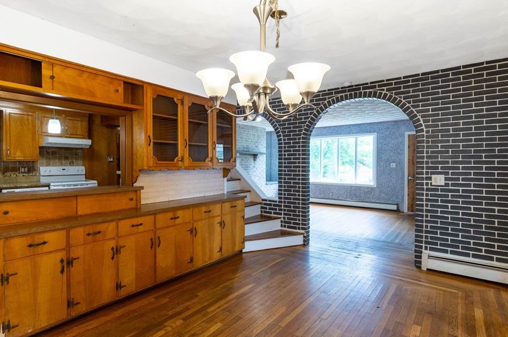 17 Parker Ave, East Providence RI  02914-2207 exterior