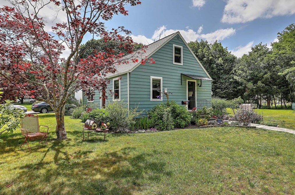 34 Belle Air Dr, North Kingstown, RI 02852