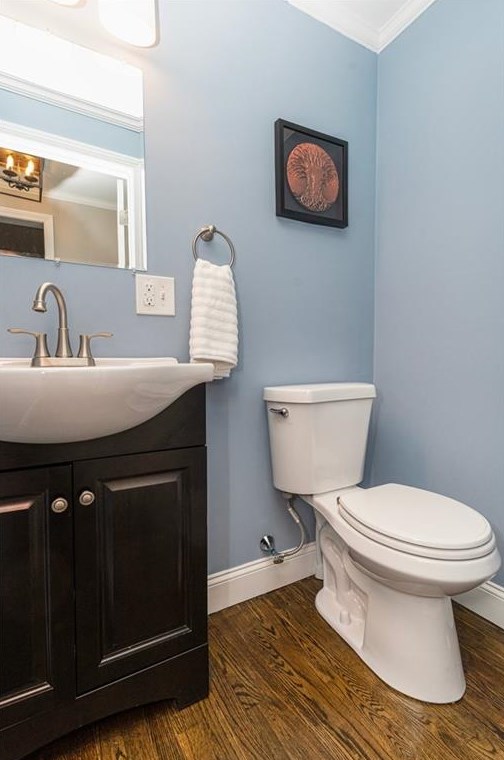 15 Brooks St, Cranston RI  02920-3907 exterior