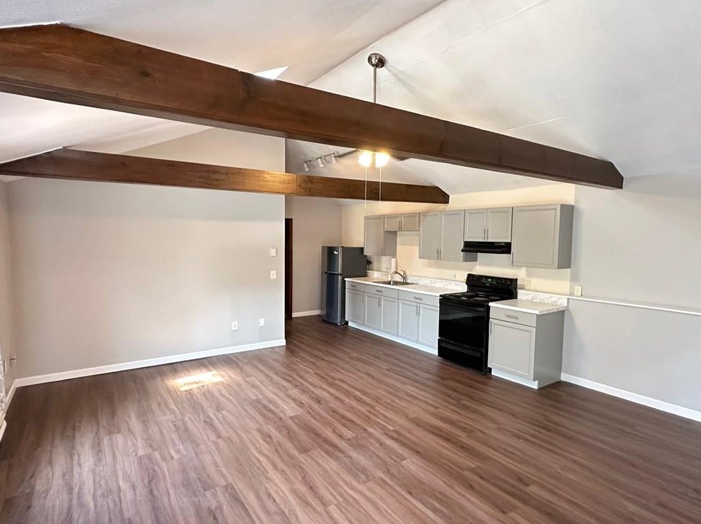 53 Gould St, Middletown, RI 02840