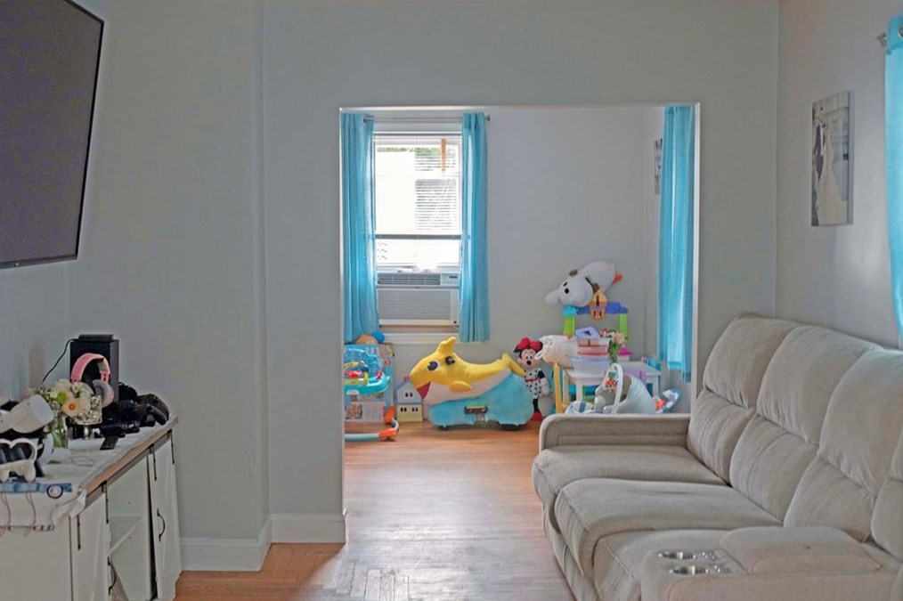 66 Orlo Ave, East Providence RI  02914-2234 exterior