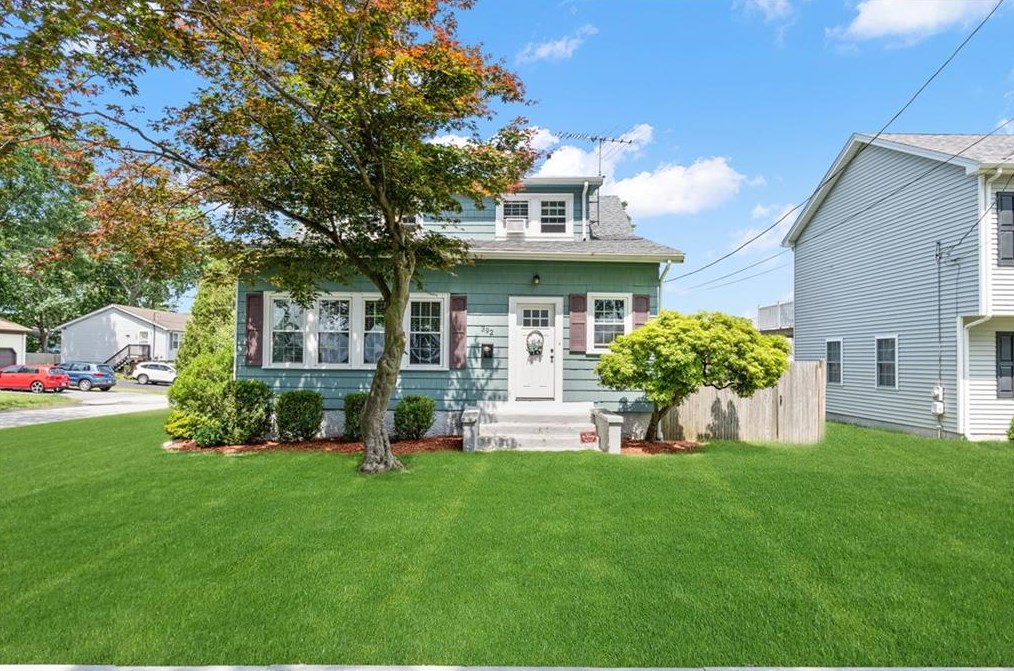 392 Roger Williams Ave, East Providence, RI 02916