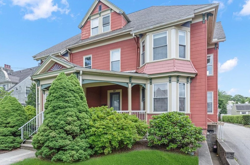 181 Carrington Ave, Woonsocket, RI 02895