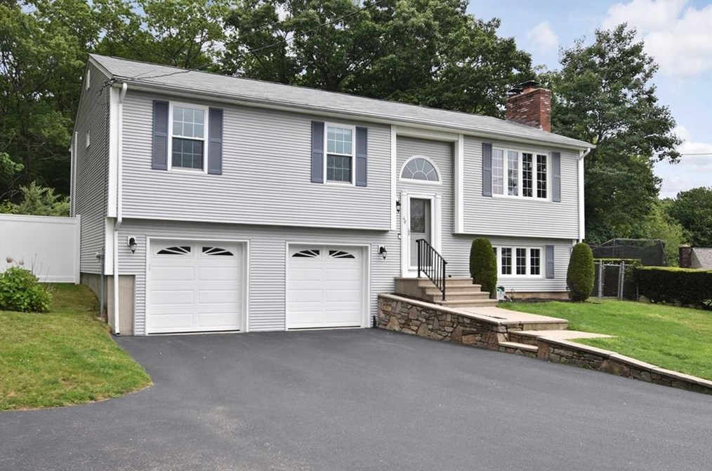 46 Sherri Dr, North Providence, RI 02911