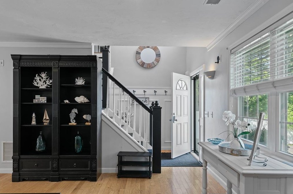 70 Foddering Farm Rd, South Kingstown, RI 02882