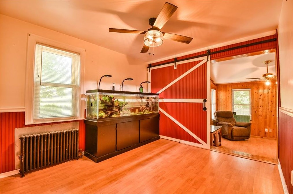 18 Oriole Ave, West Warwick RI  02893-6041 exterior