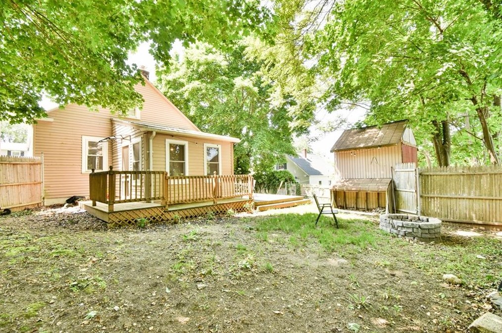 18 Oriole Ave, West Warwick RI  02893-6041 exterior